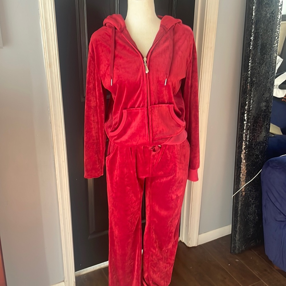 Red velour jogging suit ❤️